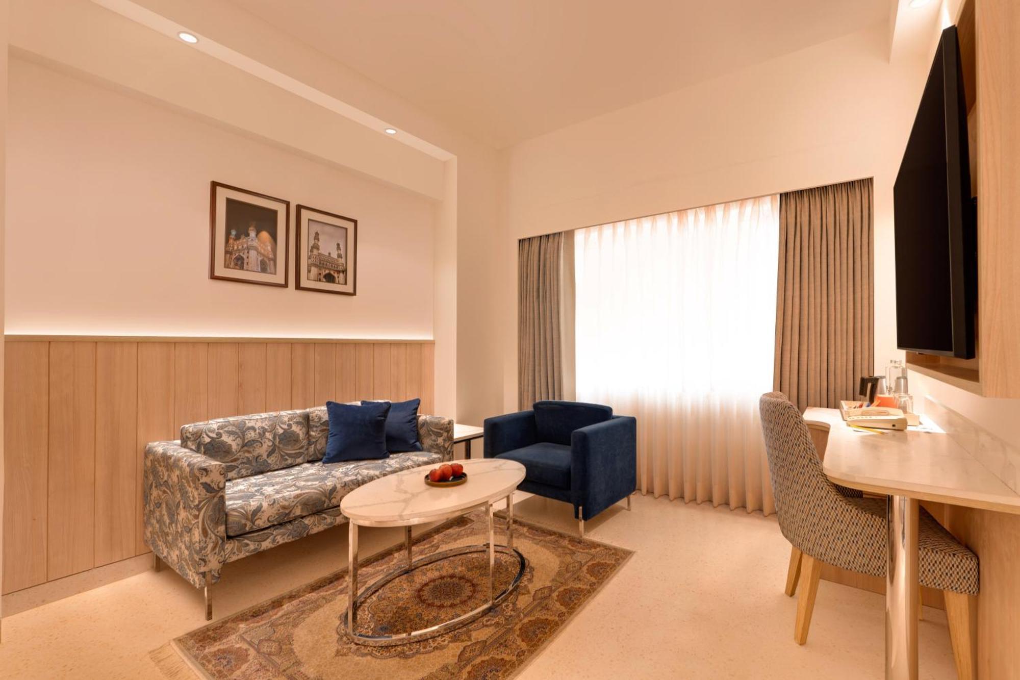 เลมอนทรีพรีเมียร์ไฮเทคซิตี้ไฮเดราบัด Hotel ไฮเดอราบัด ภายนอก รูปภาพ