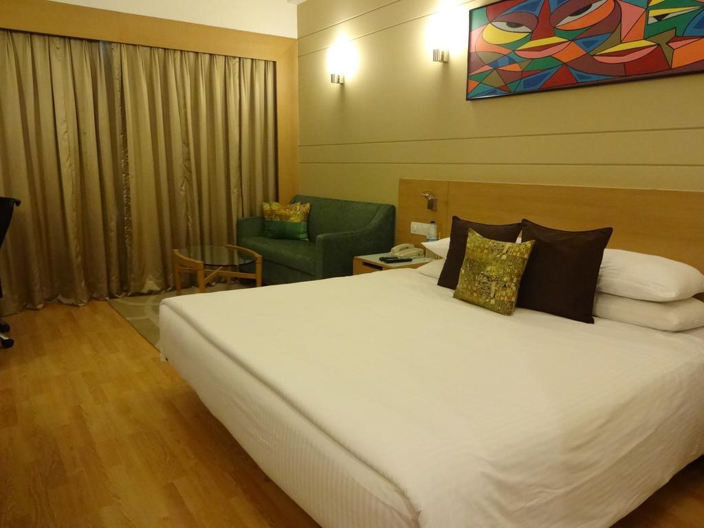 เลมอนทรีพรีเมียร์ไฮเทคซิตี้ไฮเดราบัด Hotel ไฮเดอราบัด ภายนอก รูปภาพ