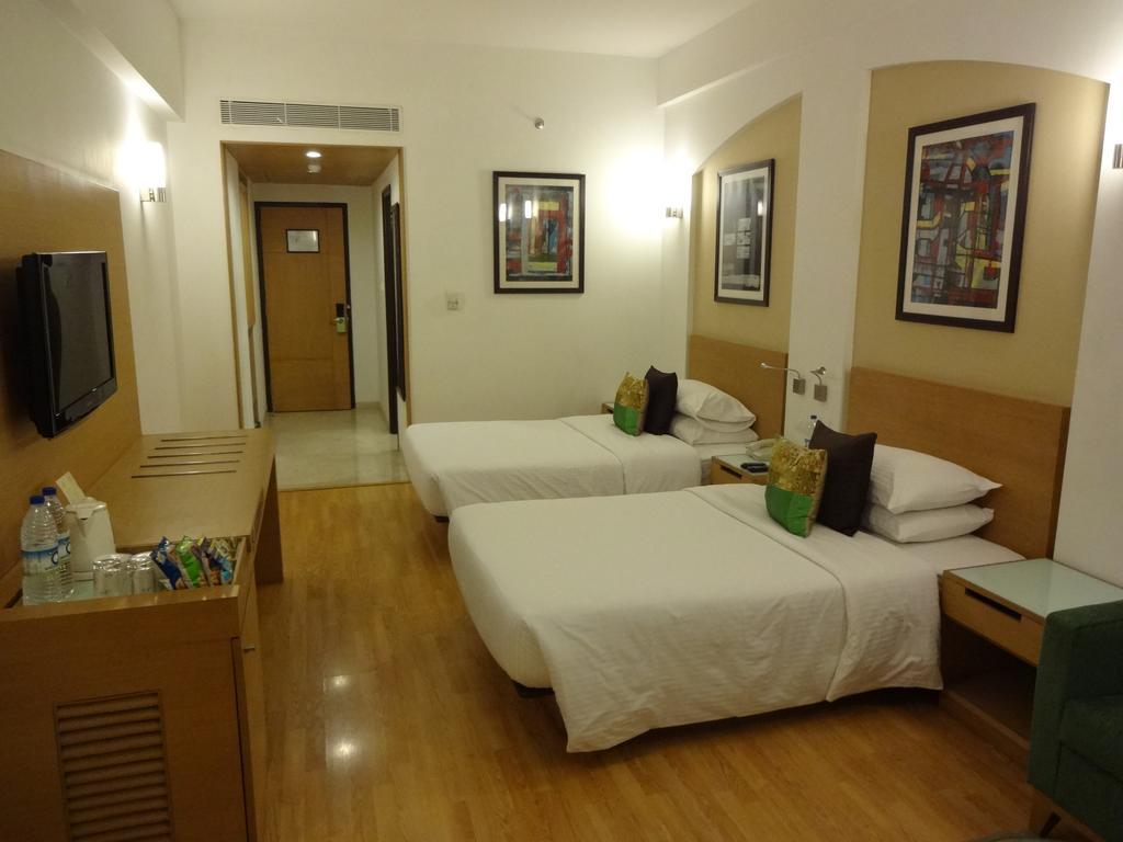 เลมอนทรีพรีเมียร์ไฮเทคซิตี้ไฮเดราบัด Hotel ไฮเดอราบัด ภายนอก รูปภาพ