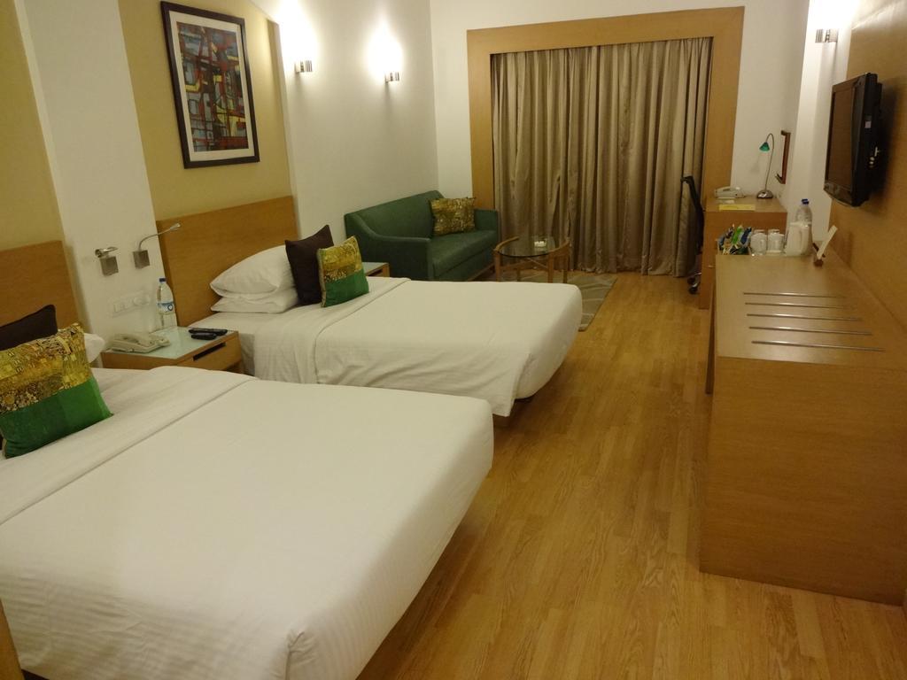 เลมอนทรีพรีเมียร์ไฮเทคซิตี้ไฮเดราบัด Hotel ไฮเดอราบัด ภายนอก รูปภาพ
