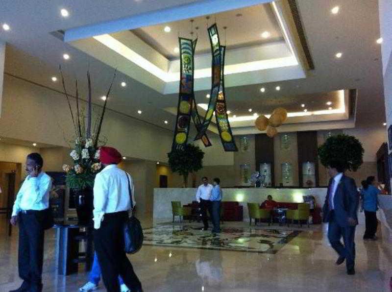 เลมอนทรีพรีเมียร์ไฮเทคซิตี้ไฮเดราบัด Hotel ไฮเดอราบัด ภายนอก รูปภาพ