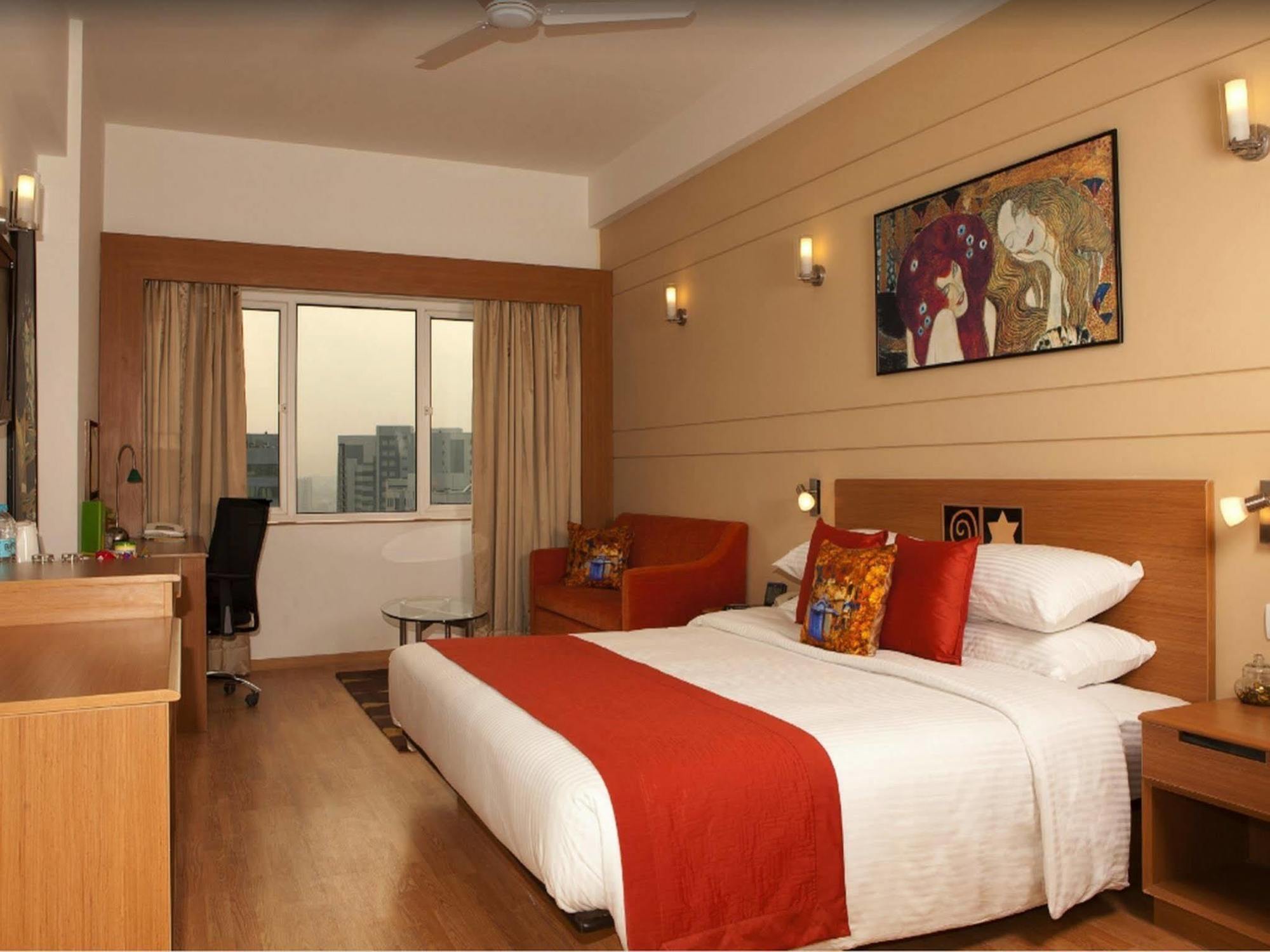 เลมอนทรีพรีเมียร์ไฮเทคซิตี้ไฮเดราบัด Hotel ไฮเดอราบัด ภายนอก รูปภาพ